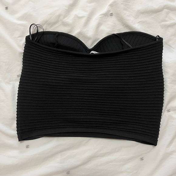 Black Strapless Top with Ribbing - Picture 4 of 4